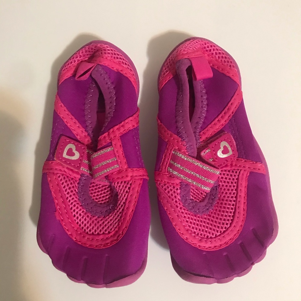 The Children’s Place Water Shoes Size 6